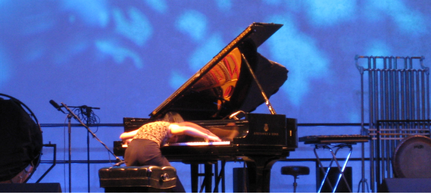 Shiau-Uen Piano Performance